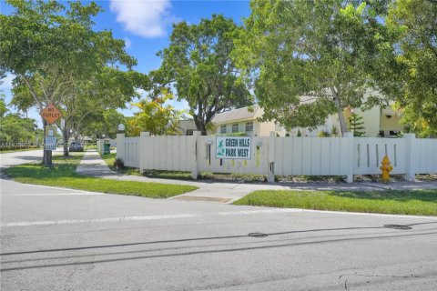 Villa ou maison à louer à Miami, Floride: 2 chambres, 103.31 m2 № 1922915 - photo 18