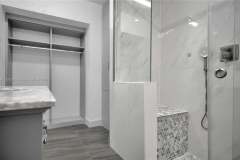 Villa ou maison à louer à Miami, Floride: 2 chambres, 103.31 m2 № 1922915 - photo 8