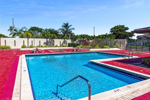 Villa ou maison à louer à Miami, Floride: 2 chambres, 103.31 m2 № 1922915 - photo 22