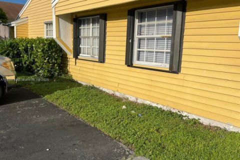 Villa ou maison à vendre à North Lauderdale, Floride: 3 chambres, 119.66 m2 № 1952426 - photo 2