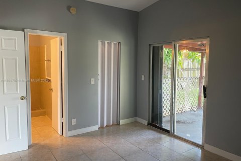 Villa ou maison à vendre à North Lauderdale, Floride: 3 chambres, 119.66 m2 № 1952426 - photo 11