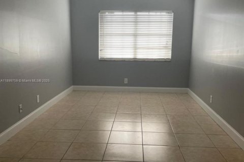 Villa ou maison à vendre à North Lauderdale, Floride: 3 chambres, 119.66 m2 № 1952426 - photo 13