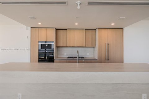 Condo in Pompano Beach, Florida, 3 bedrooms  № 1891193 - photo 15