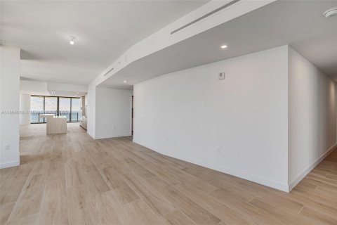 Condo in Pompano Beach, Florida, 3 bedrooms  № 1891193 - photo 6