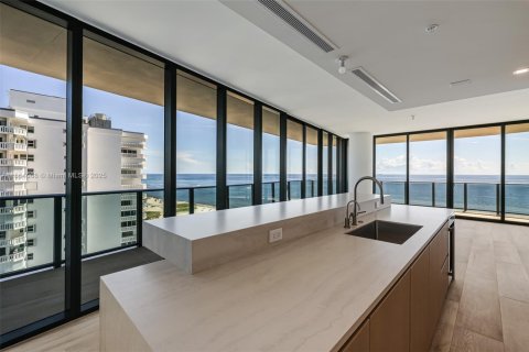 Condo in Pompano Beach, Florida, 3 bedrooms  № 1891193 - photo 14