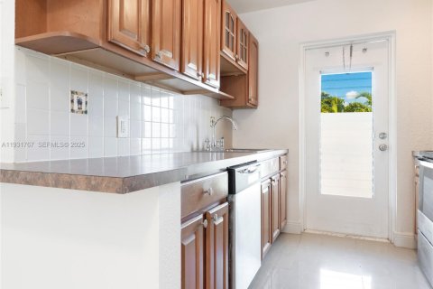 Купить коммерческую недвижимость в Корал-Спрингс, Флорида 87.79м2, № 2034756 - фото 10