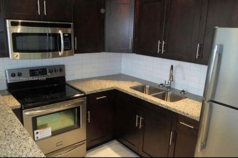 Copropriété à louer à Hallandale Beach, Floride: 1 chambre, 62.24 m2 № 1928482 - photo 8