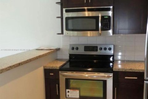 Copropriété à louer à Hallandale Beach, Floride: 1 chambre, 62.24 m2 № 1928482 - photo 7
