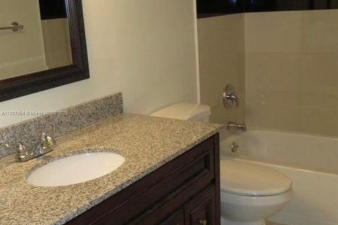 Copropriété à louer à Hallandale Beach, Floride: 1 chambre, 62.24 m2 № 1928482 - photo 11