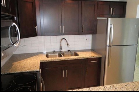 Copropriété à louer à Hallandale Beach, Floride: 1 chambre, 62.24 m2 № 1928482 - photo 9