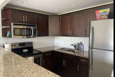 Copropriété à louer à Hallandale Beach, Floride: 1 chambre, 62.24 m2 № 1928482 - photo 6