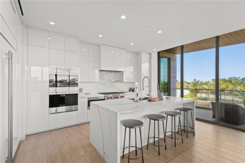 Condominio en alquiler en Longboat Key, Florida, 2 dormitorios, 199.09 m2 № 2408461 - foto 9