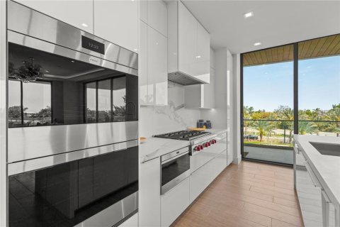 Condominio en alquiler en Longboat Key, Florida, 2 dormitorios, 199.09 m2 № 2408461 - foto 12