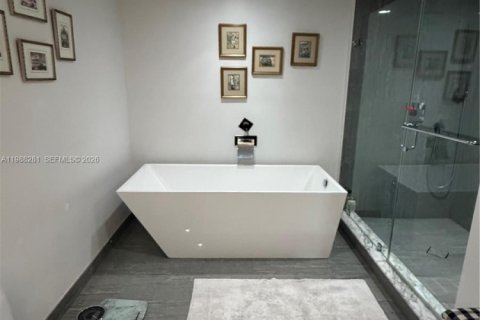 Купить кондоминиум в Майами, Флорида 2 спальни, 215.53м2, № 2050341 - фото 11