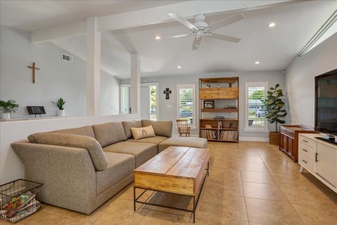 Villa ou maison à louer à Boca Raton, Floride: 3 chambres, 146.6 m2 № 2168896 - photo 3