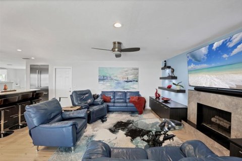 House in Englewood, Florida 3 bedrooms, 237.74 sq.m. № 1626278 - photo 17