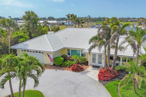 House in Englewood, Florida 3 bedrooms, 237.74 sq.m. № 1626278 - photo 3