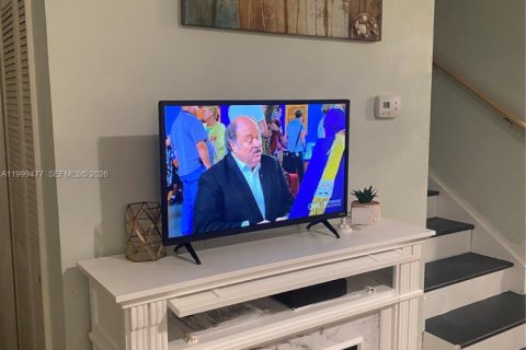 Снять в аренду таунхаус в Нейплс, Флорида 2 спальни, 118.17м2, № 2066660 - фото 9