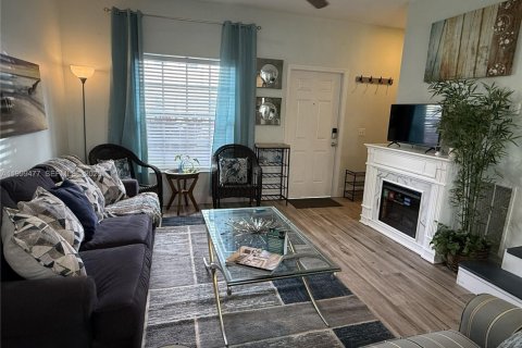 Снять в аренду таунхаус в Нейплс, Флорида 2 спальни, 118.17м2, № 2066660 - фото 5