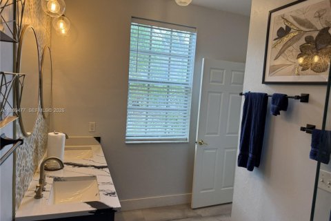 Снять в аренду таунхаус в Нейплс, Флорида 2 спальни, 118.17м2, № 2066660 - фото 25