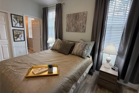 Снять в аренду таунхаус в Нейплс, Флорида 2 спальни, 118.17м2, № 2066660 - фото 22