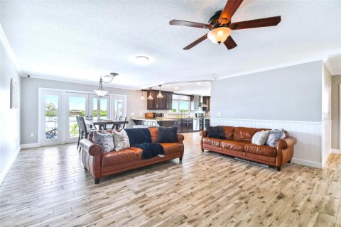 Casa en venta en Tarpon Springs, Florida, 4 dormitorios, 203.08 m2 № 1289887 - foto 17