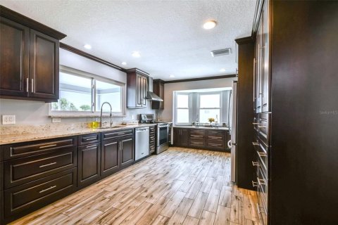 Villa ou maison à vendre à Tarpon Springs, Floride: 4 chambres, 203.08 m2 № 1289887 - photo 28
