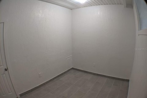 Снять в аренду квартиру в Нокомис, Флорида 5 комнат, 65.03м2, № 1336215 - фото 8