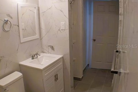 Снять в аренду квартиру в Нокомис, Флорида 5 комнат, 65.03м2, № 1336215 - фото 15