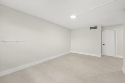 Снять в аренду квартиру в Холливуд, Флорида 1 спальня, 65.03м2, № 2154231 - фото 7