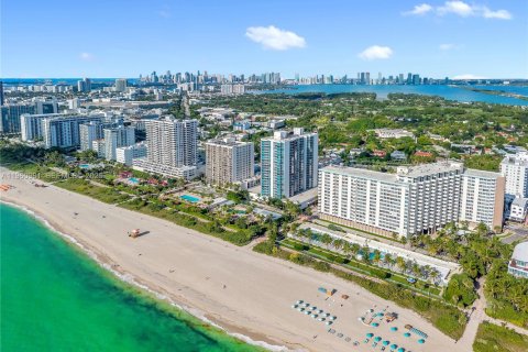 Condo in Miami Beach, Florida, 3 bedrooms  № 2025987 - photo 11