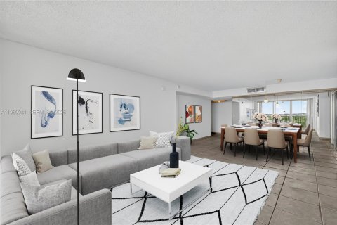 Condo in Miami Beach, Florida, 3 bedrooms  № 2025987 - photo 2