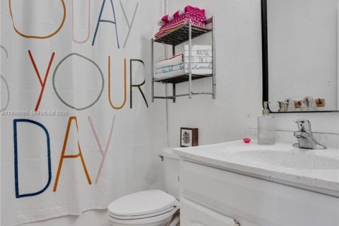 Villa ou maison à louer à West Palm Beach, Floride: 4 chambres, 183.57 m2 № 1995764 - photo 10