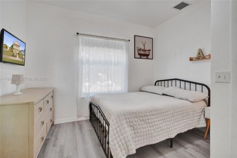 Villa ou maison à louer à West Palm Beach, Floride: 4 chambres, 183.57 m2 № 1995764 - photo 9