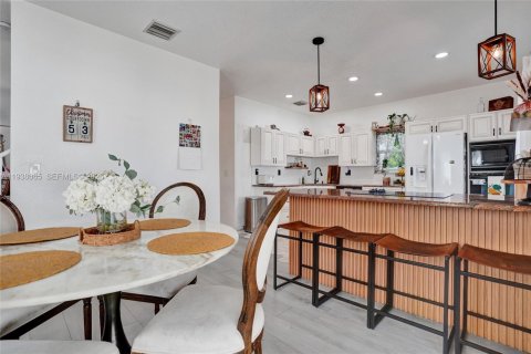 Villa ou maison à louer à West Palm Beach, Floride: 4 chambres, 183.57 m2 № 1995764 - photo 7