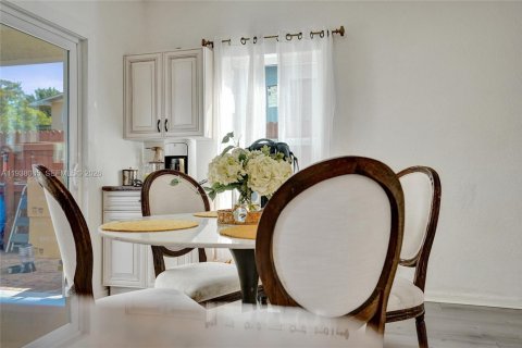 Villa ou maison à louer à West Palm Beach, Floride: 4 chambres, 183.57 m2 № 1995764 - photo 6