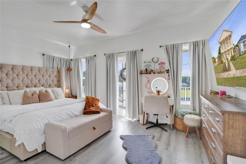 Villa ou maison à louer à West Palm Beach, Floride: 4 chambres, 183.57 m2 № 1995764 - photo 12