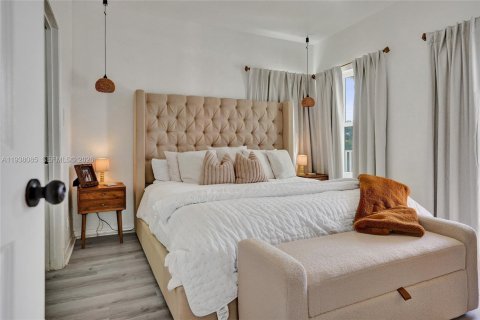 Villa ou maison à louer à West Palm Beach, Floride: 4 chambres, 183.57 m2 № 1995764 - photo 11