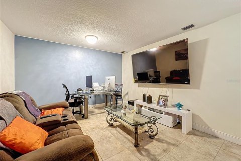 Casa en venta en Orlando, Florida, 2 dormitorios, 110.18 m2 № 1915376 - foto 10