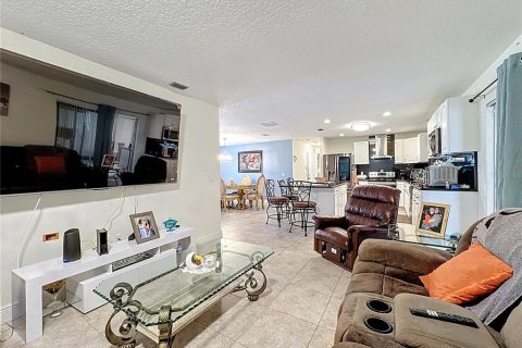 Casa en venta en Orlando, Florida, 2 dormitorios, 110.18 m2 № 1915376 - foto 11