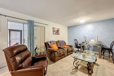 Casa en venta en Orlando, Florida, 2 dormitorios, 110.18 m2 № 1915376 - foto 9