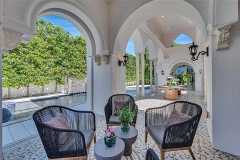 House in Miami, Florida 8 bedrooms, 924.56 sq.m. № 2082191 - photo 30