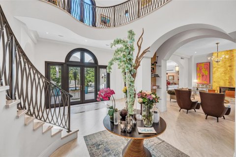 House in Miami, Florida 8 bedrooms, 924.56 sq.m. № 2082191 - photo 15