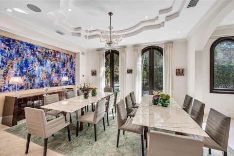 House in Miami, Florida 8 bedrooms, 924.56 sq.m. № 2082191 - photo 19