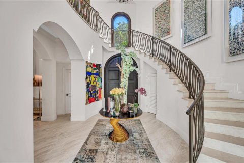 House in Miami, Florida 8 bedrooms, 924.56 sq.m. № 2082191 - photo 14