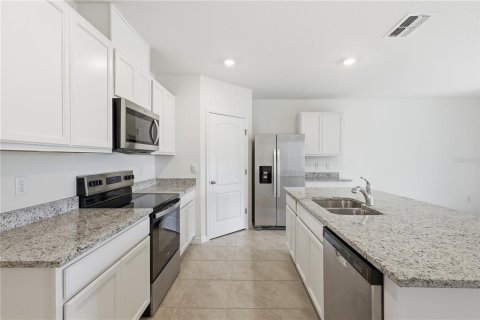 Villa ou maison à louer à Haines City, Floride: 4 chambres, 169.83 m2 № 2119611 - photo 5