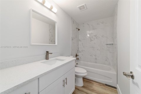 House in Ocala, Florida 3 bedrooms № 2044261 - photo 8