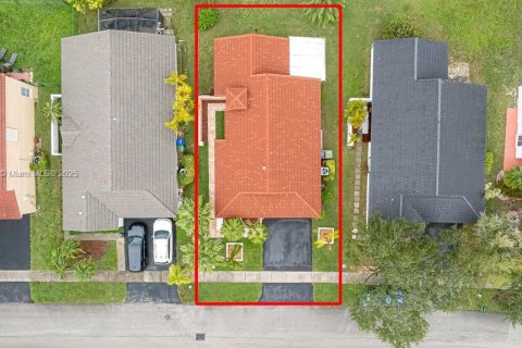 Villa ou maison à vendre à Pembroke Pines, Floride: 3 chambres, 140.19 m2 № 1882180 - photo 19