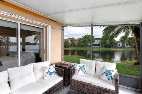 Villa ou maison à vendre à Pembroke Pines, Floride: 3 chambres, 140.19 m2 № 1882180 - photo 10