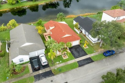 Villa ou maison à vendre à Pembroke Pines, Floride: 3 chambres, 140.19 m2 № 1882180 - photo 22